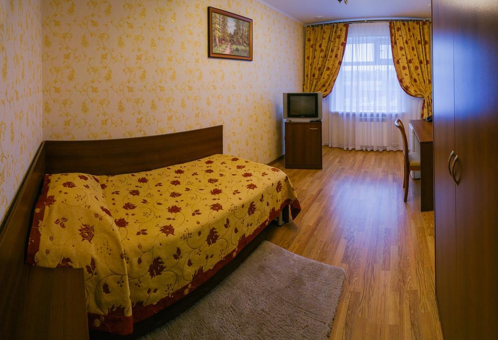 Nadezhda Hotel Nizhnevartovsk Room photo